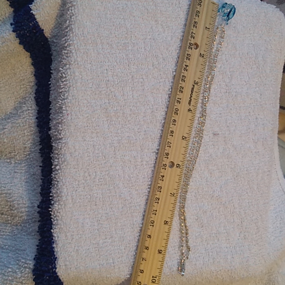 Silver tone necklace with swan pendent - Picture 6 of 8